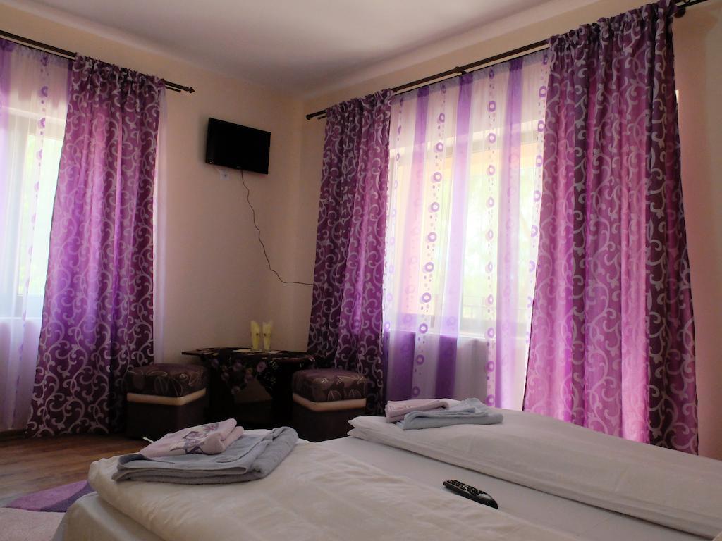 Dupa apa la Razvan Sighetu Marmaţiei Habitación foto